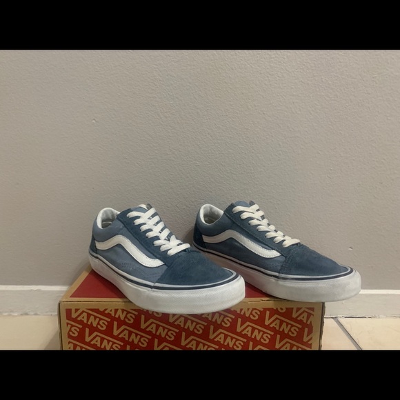 Vans - Picture 2 of 4